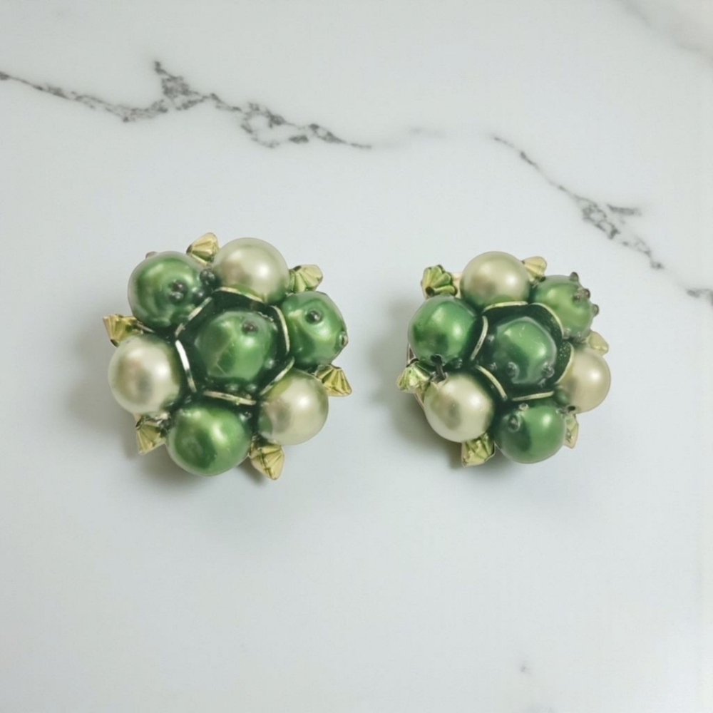 VINTAGE Mint Green Pearl Earrings Cluster Clip Retro Statement
